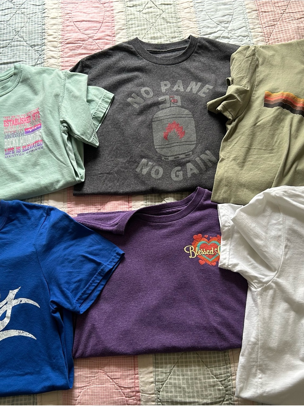 Women’s Graphic Tee -small